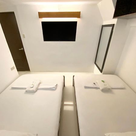 E Relaxed Haven Transient House Pasay Exterior foto