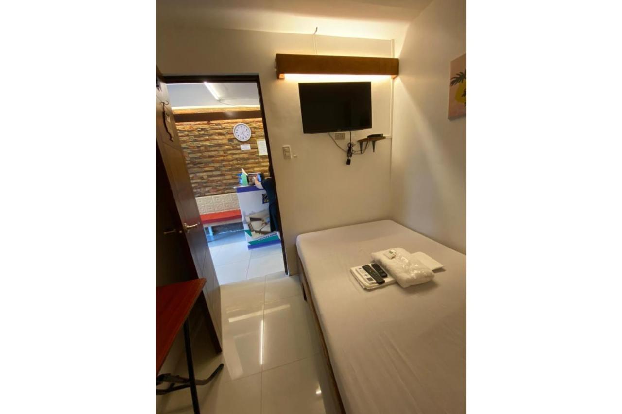 E Relaxed Haven Transient House Pasay Exterior foto