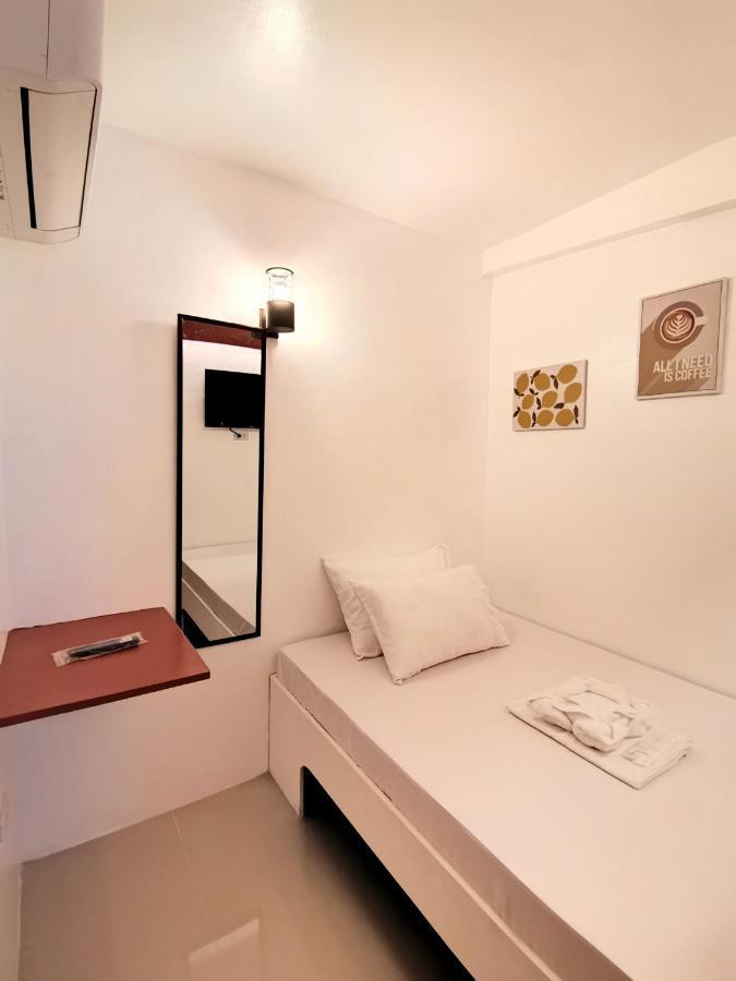 E Relaxed Haven Transient House Pasay Exterior foto